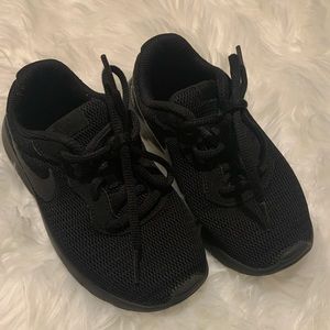 Kids Nike Roshe Sneakers